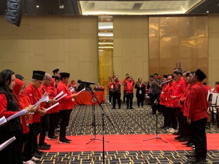 konferda_vi_pdi_perjuangan_sumut_rapidin_simbolon_dilantik_pimpin_dpd_periode_20252030
