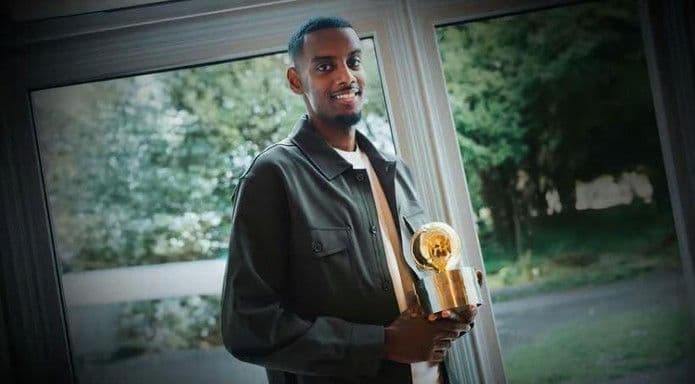 alexander_isak_dinobatkan_sebagai_pemain_terbaik_swedia_2025