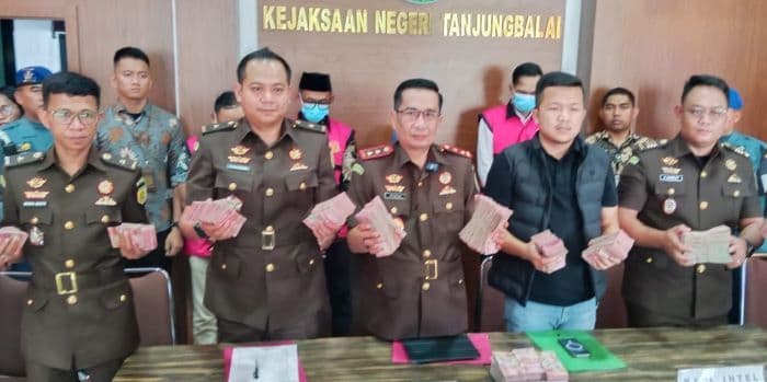 kejari_tanjungbalai_tetapkan_empat_tersangka_korupsi_dana_hibah_kpu_negara_rugi_rp125_miliar