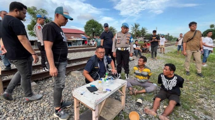 polisi_gerebek_sarang_narkoba_di_tembung_bandar_pakai_drone_pantau_petugas