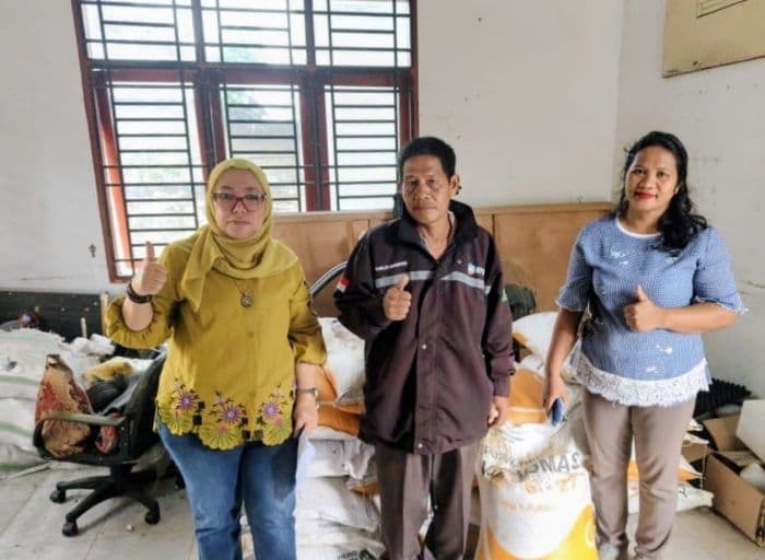 polres_batu_bara_salurkan_bantuan_benih_jagung_dan_pupuk_untuk_lahan_20_hektare