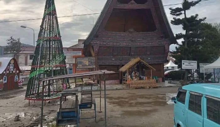 sepi_pengunjung_christmas_season_dinilai_gagal_dongkrak_ekonomi_pelaku_umkm_di_toba