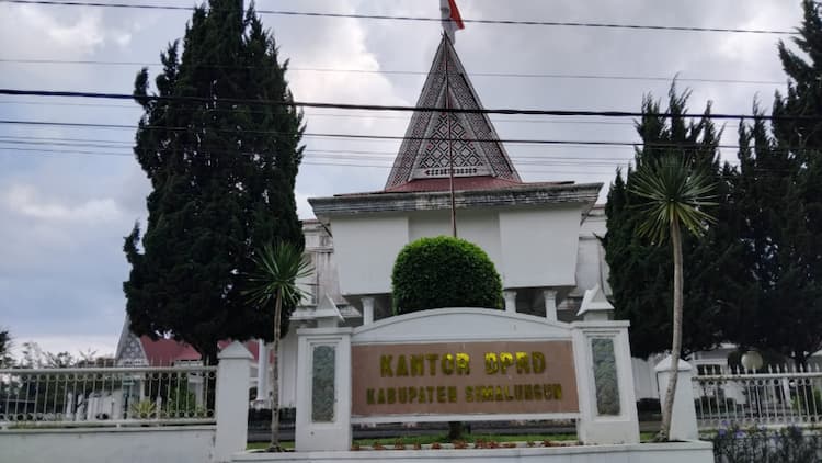 anggota_dprd_simalungun_tak_dapat_kendaraan_dan_rumah_dinas_tapi_terima_tunjangan_kesejahteraan