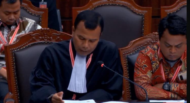 kuasa_hukum_kpu_pematangsiantar_mk_tidak_berwenang_memeriksa_dan_mengadili_gugatan_susantironald