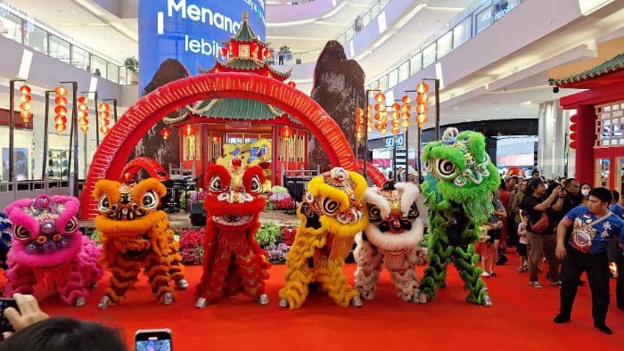 meriahkan_imlek_ini_makna_warnawarna_barongsai_
