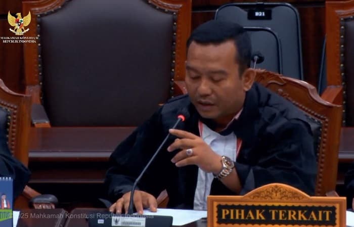 sidang_gugatan_php_di_mk_kuasa_hukum_wesliherlina_serang_balik_petahana