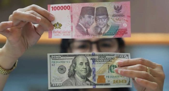 dolar_as_mendekati_rp17000_ihsg_bertahan_kuat_di_level_9000_
