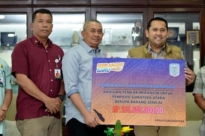 pemprov_sumut_terima_bantuan_logistik_dan_seragam_sekolah_dari_merangin