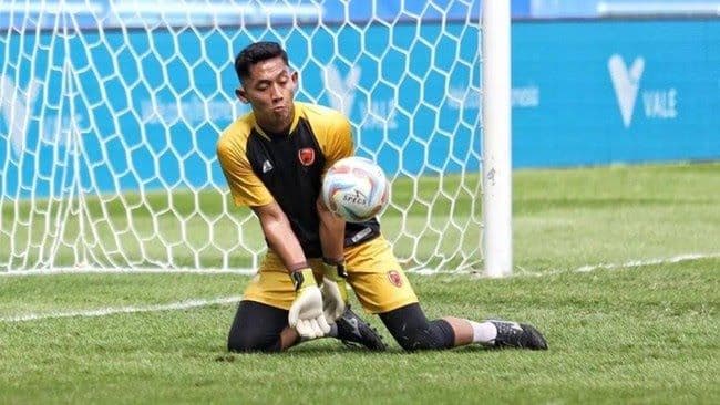 hasil_super_league_persija_vs_psm_21_blunder_reza_arya_bikin_maxwell_cetak_gol