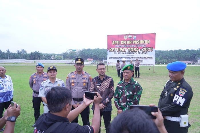 bupati_labusel_hadiri_apel_pasukan_operasi_ketupat_toba_2025_ini_katanya