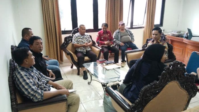 kades_beganding_tak_baik_layani_warga_pemkab_karo_beri_respons