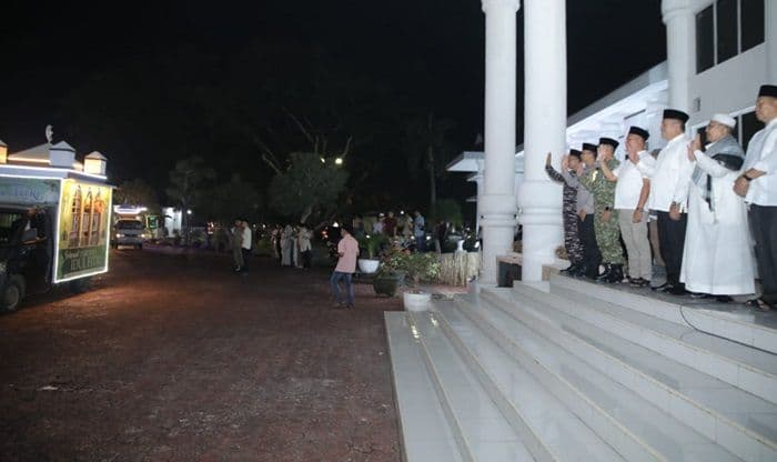 100_mobil_hias_semarakkan_malam_takbiran_di_asahan
