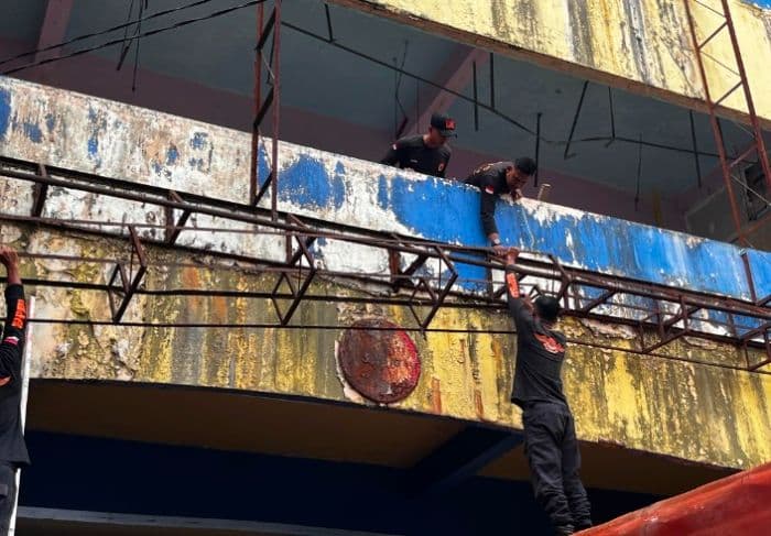disorot_dewan_bpbd_binjai_perbaiki_rangka_besi_berpotensi_jatuh_di_sky_cross_