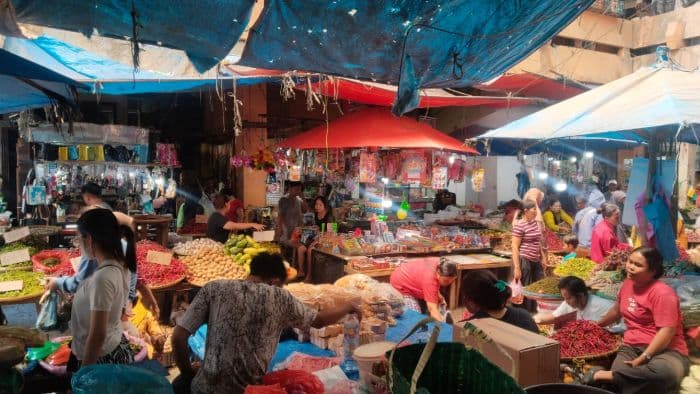 h1_idulfitri_2026_harga_bahan_pokok_di_pasar_tradisional_siantar_stabil_volume_pembeli_justru_menurun