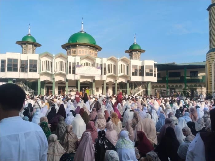 ribuan_jemaah_muhammadiyah_lubuk_pakam_laksanakan_salat_idulfitri_1447_h_dengan_khidmat