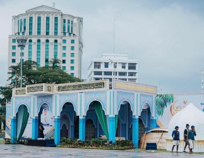 seluruh_asn_pemko_medan_laksanakan_salat_idulfitri_di_lapangan_merdeka