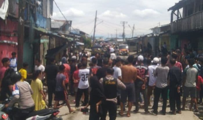 pemakaman_remaja_belawan_tewas_tertembak_senapan_angin_dikawal_polisi