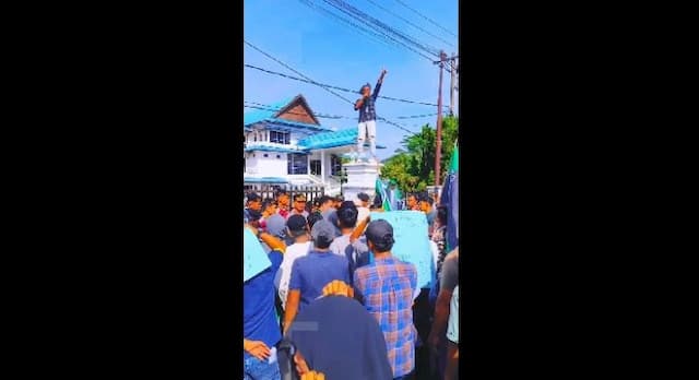 diduga_beroperasi_hingga_subuh_family_karaoke_pandan_tapteng_disorot_aktivis