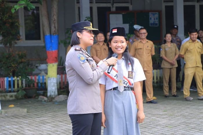 kapolres_samosir_turun_ke_sekolah_tekan_kenakalan_remaja_dan_laka_lantas