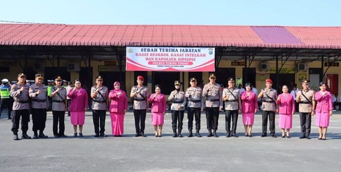 pimpin_sertijab_kapolres_tebing_tinggi_tekankan_regenerasi_dan_profesionalisme_polri