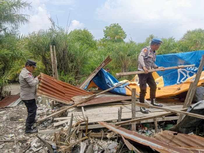 polsek_medang_deras_gerebek_sarang_narkoba_di_pinggir_sungai_desa_nenassiam