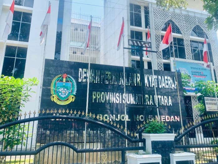 empat_wakil_ketua_dprd_sumut_dapat_mobil_dinas_rp16_miliar_per_unit