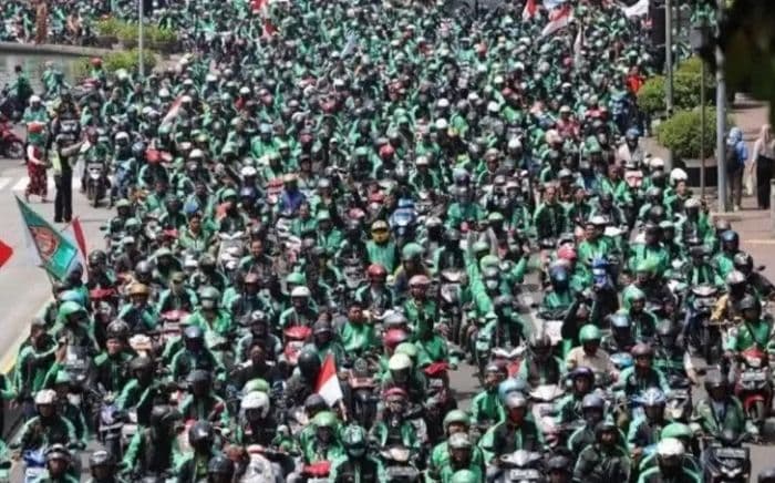 hari_ini_25_ribu_pengemudi_ojol_demo_besar_begini_tuntutannya