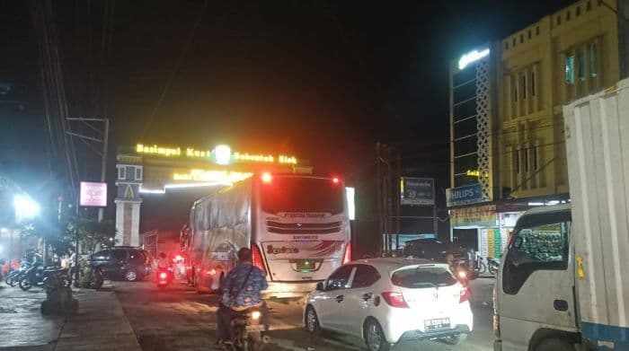 kecelakaan_di_aek_ledong_arus_lalu_lintas_macet_hingga_perbatasan_labura_