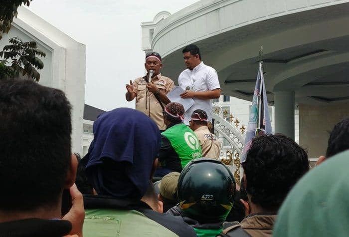 ojol_sumut_keluhkan_program_aplikasi_merugikan_gubernur_bobby_temui_massa