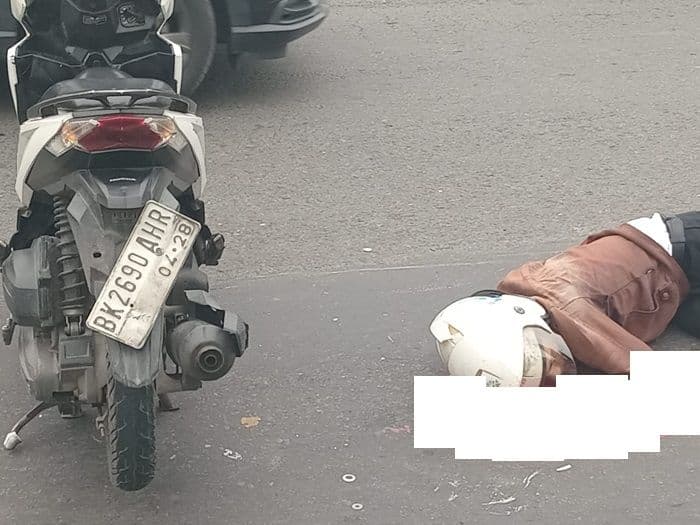 pengendara_honda_vario_tewas_tertabrak_truk_di_jalan_sm_raja_medan