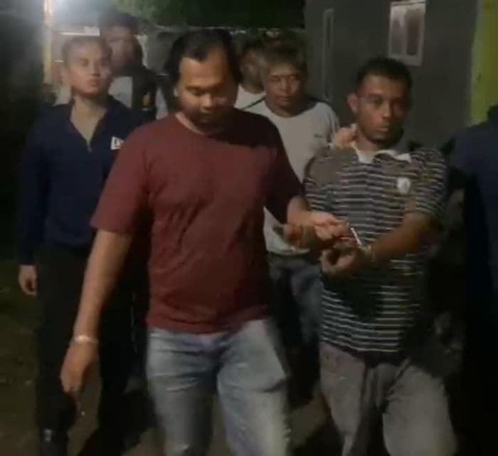 polisi_tangkap_pemalak_toko_citra_kado_mart_di_desa_sampali_usai_videonya_viral