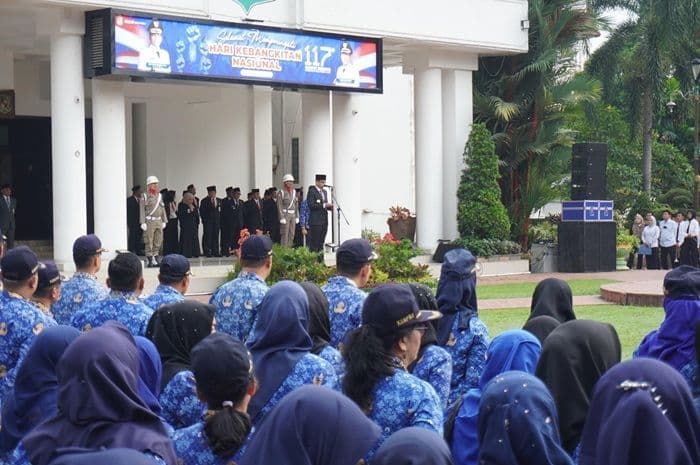 wali_kota_rico_waas_ajak_warga_medan_bangkit_di_peringatan_harkitnas_2025