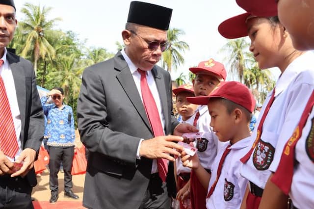 harkitnas_di_tapteng_diperingati_di_lokasi_bencana