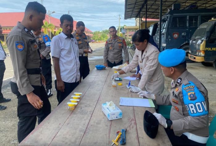 propam_polda_sumut_tes_urine_personel_polres_tapteng_ini_hasilnya