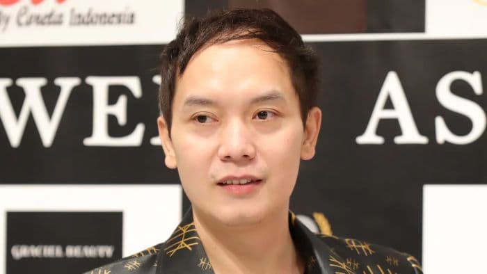 desainer_hengki_kawilarang_meninggal_dunia_fashion_tanah_air_berduka