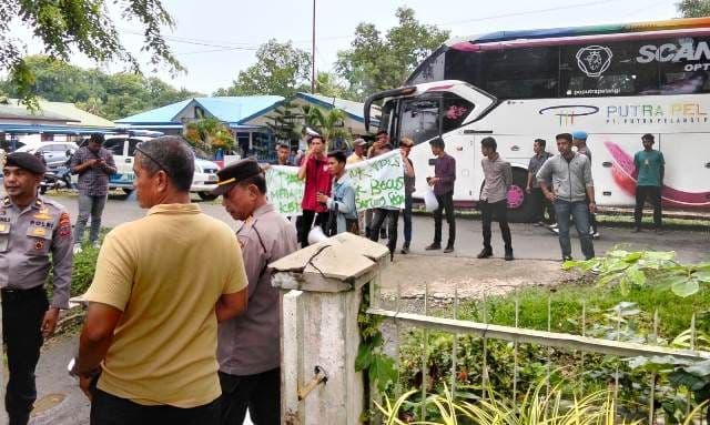 gmpk_demo_dlh_langkat_tuntut_periksa_amdal_pt_lnk