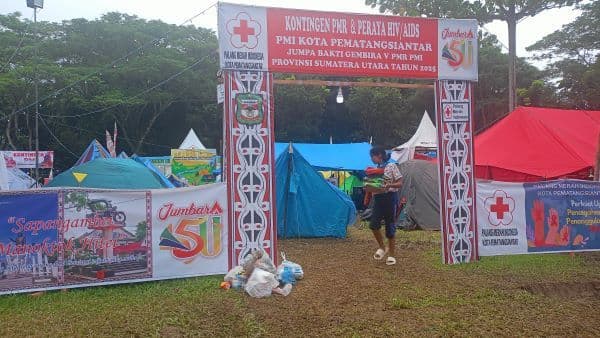 peserta_jumbara_pmr_sumut_keluhkan_minimnya_fasilitas_mck_dan_cuaca_buruk