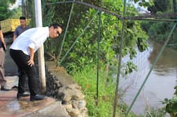 bibir_sungai_terancam_longsor_rico_waas_janji_segera_koordinasi_dengan_bws