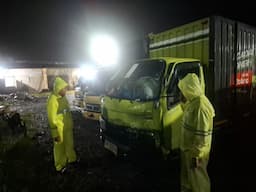 dua_pengendara_motor_tewas_ditabrak_mobil_box_di_lumbanjulu_toba