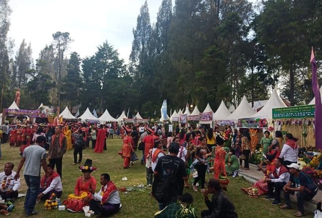 festival_bunga_dan_buah_marching_band_competition_di_berastagi_tuai_prokontra_warga_soroti_kemiripan_dengan_festival_bunga_dan_buah_karo