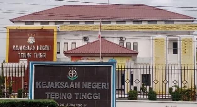 kejari_tebing_tinggi_dalami_dugaan_korupsi_retribusi_disdagkop_umkm_mantan_kadis_disorot