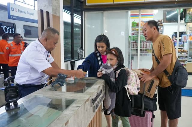 sambut_liburan_sekolah_kai_sumut_sediakan_130_ribu_kursi_
