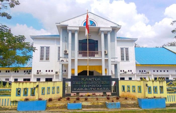 bupati_batu_bara_tunjuk_hardiman_sihombing_sebagai_plt_sekwan_dprd