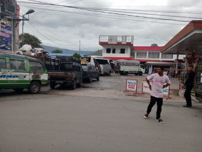 warga_samosir_keluhkan_kelangkaan_bbm_di_spbu