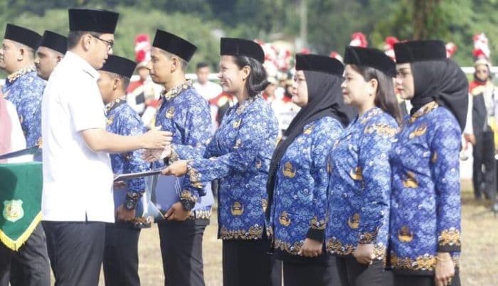 1018_pppk_pemko_medan_terima_sk_wali_kota_rico_tekankan_integritas