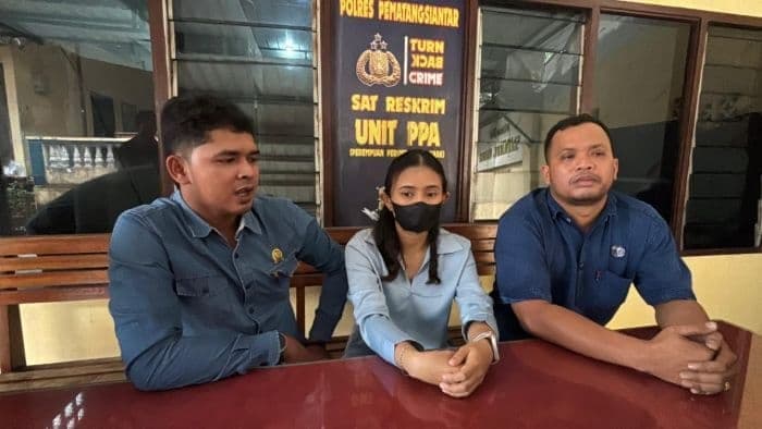 kejari_pematangsiantar_kembalikan_berkas_kasus_kdrt_vam_ke_polisi