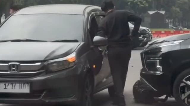 viral_matel_menggesek_nomor_rangka_di_kolong_mobil_gbk_polisi_lakukan_penyelidikan_