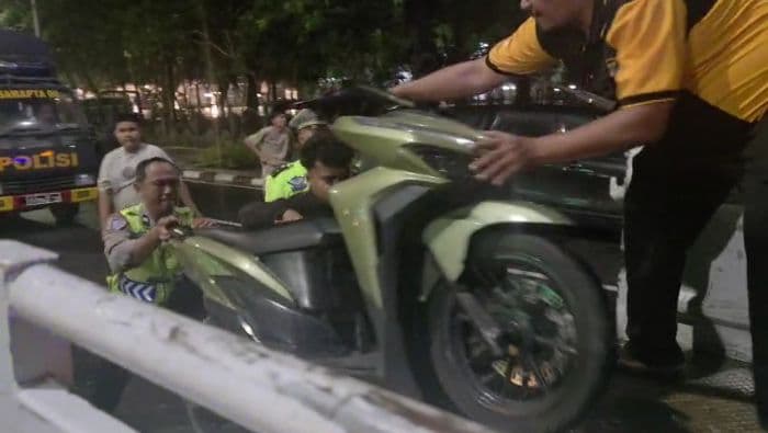 balap_liar_dibubarkan_39_motor_berknalpot_brong_diamankan_di_medan