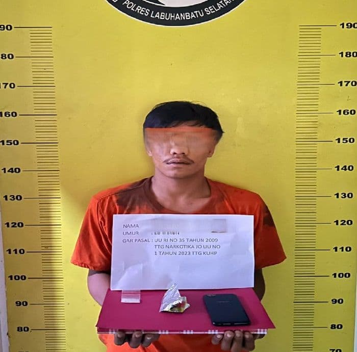 setelahdibocorkan_warga_satresnarkoba_polres_labusel_ringkus_pengedar_sabu_di_sei_rumbia_