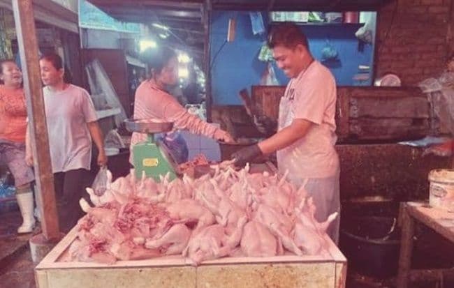 tekan_inflasi_pemkot_pematangsiantar_gelar_operasi_pasar_ayam_ras_di_bawah_harga_pasar_